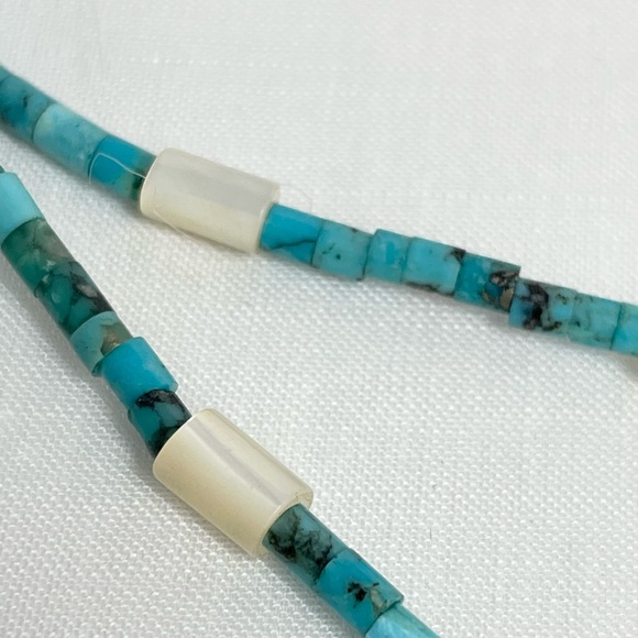 Turquoise and Mother of Pearl necklace with Tibetan prayer pendant - Picture 8 of 8